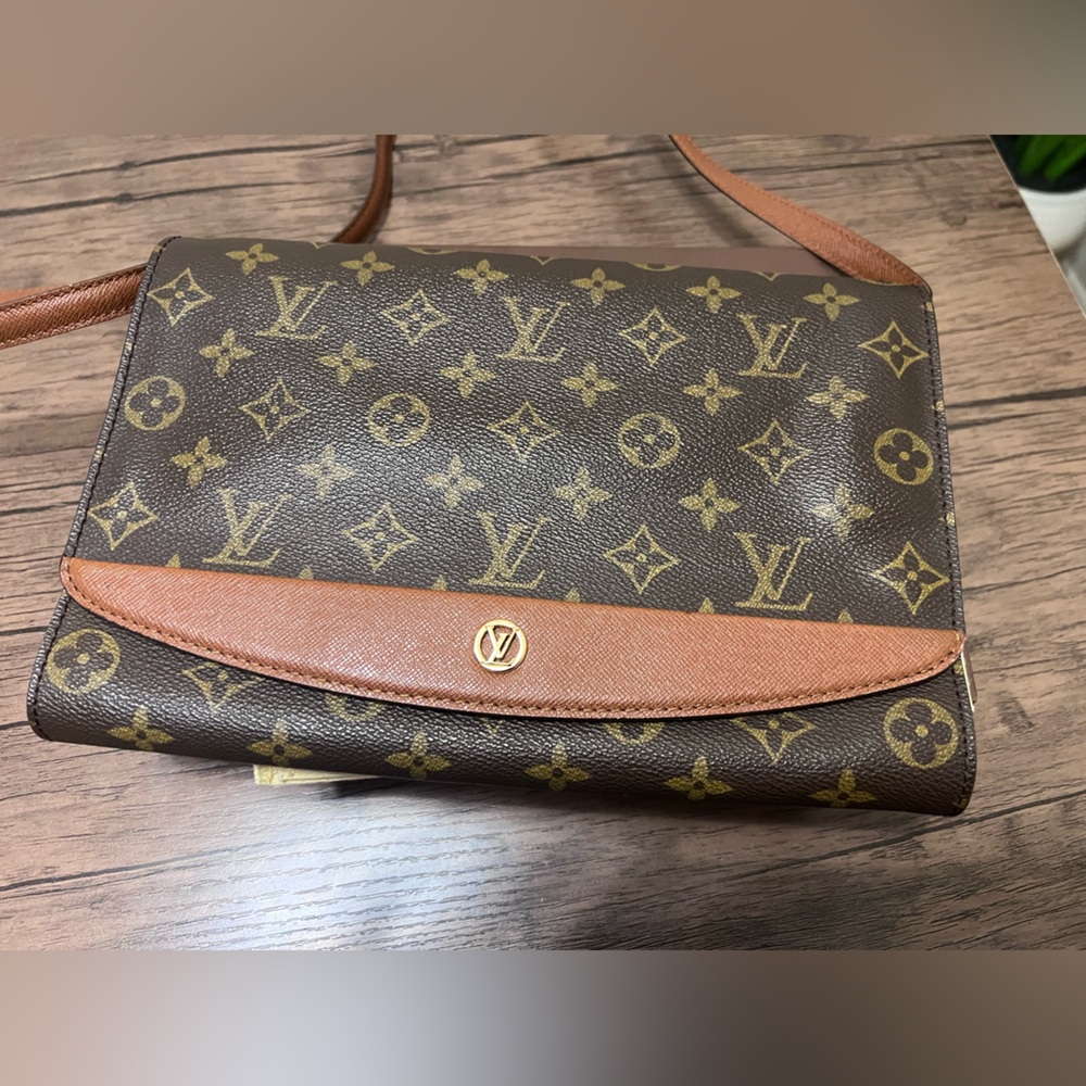 ⚡️⚡️⚡️Sale!🎁Louis Vuitton Vintage Monogram Bordeaux Shoulder Bag✨
